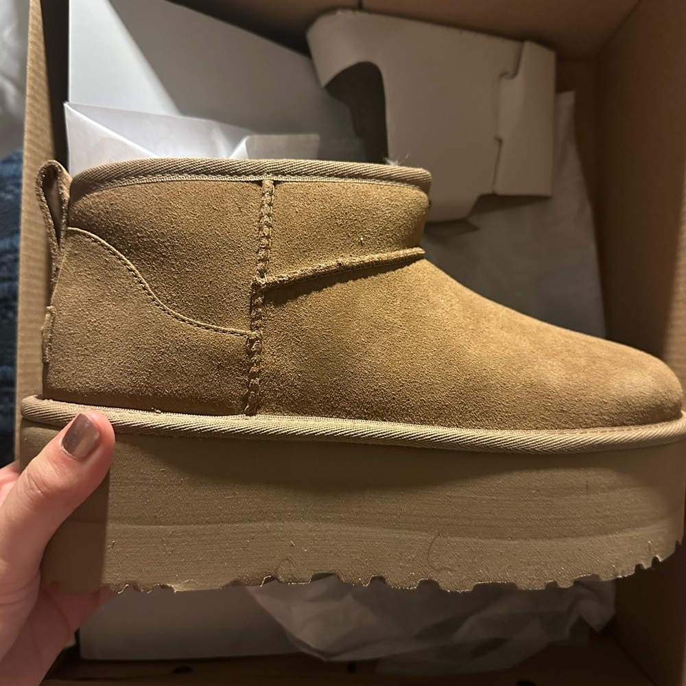 NEW UGG Women’s Classic Ultra Mini Platform Boots in Chestnut Brown size 7 - Picture 10 of 16